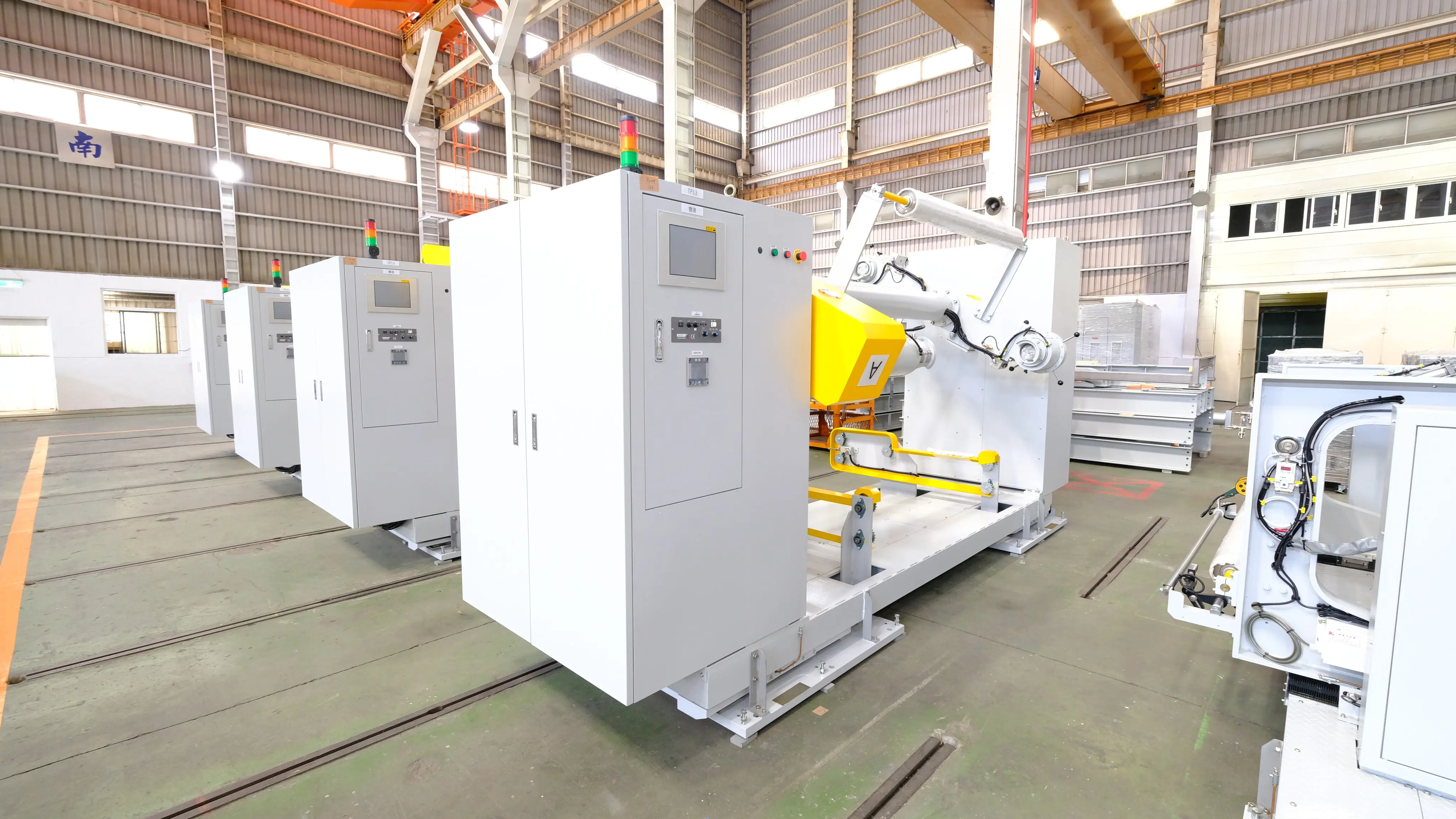 自动中心卷取机